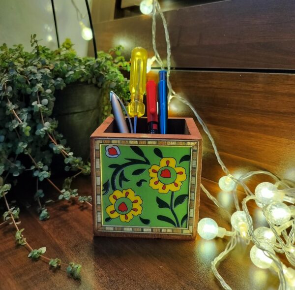 Wooden Penstand - Image 2
