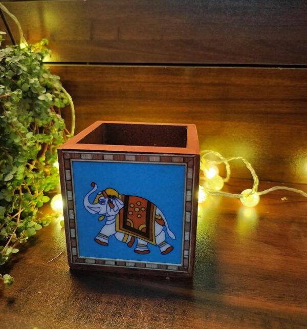 Wooden Penstand